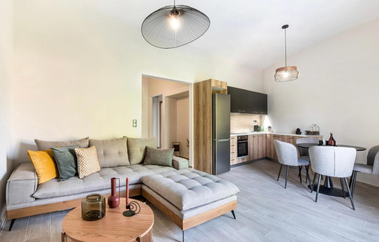 Apartment α Eleusis