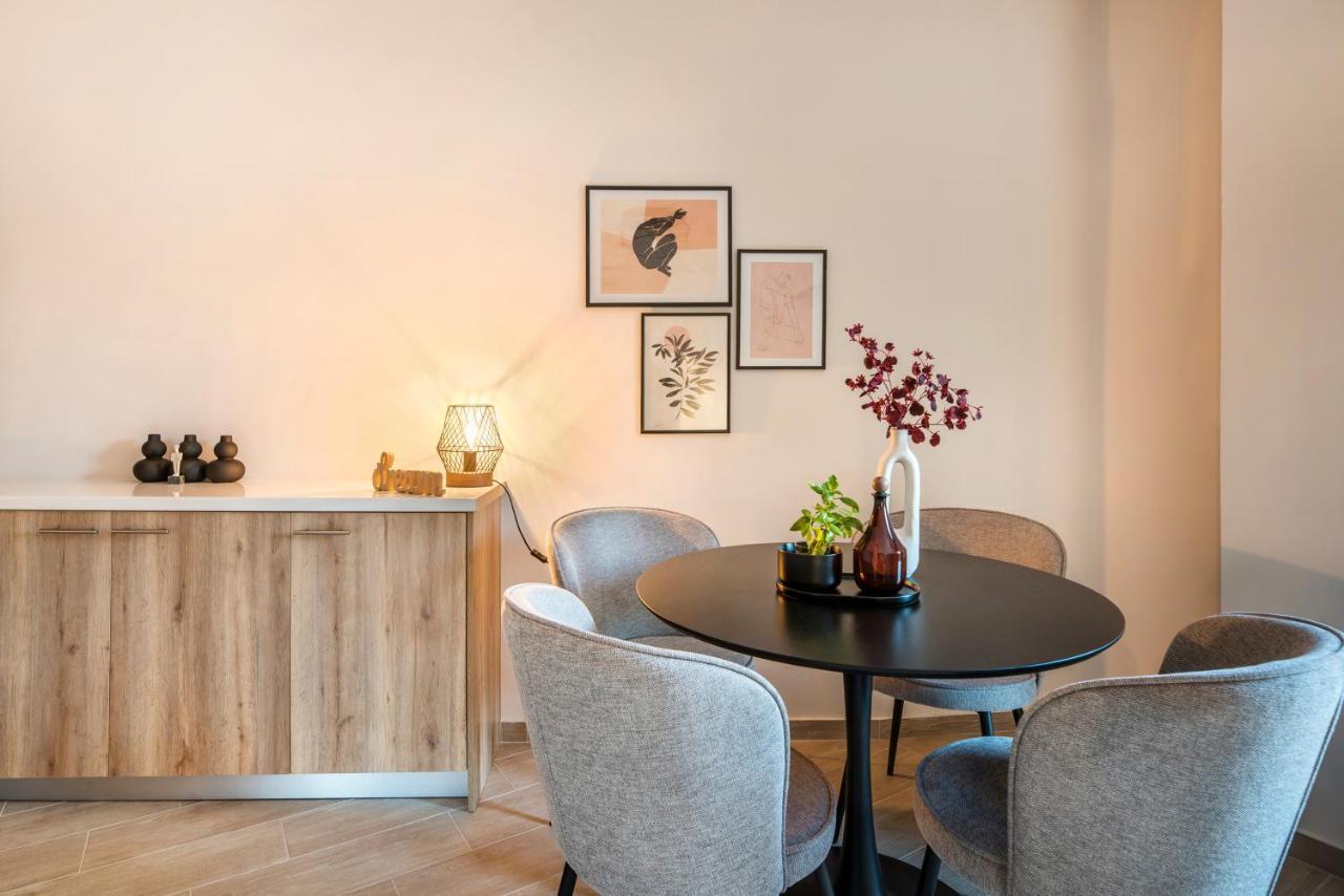 Apartment α Eleusis